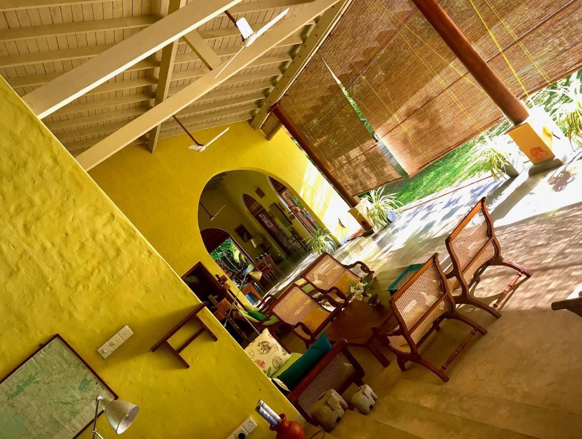 Khomba Beach House Alankuda Exterior foto